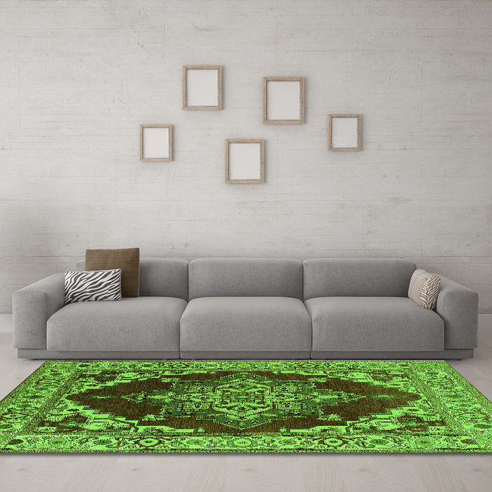 Machine Washable Oriental Green Industrial Area Rugs in a Living Room,, wshurb556grn