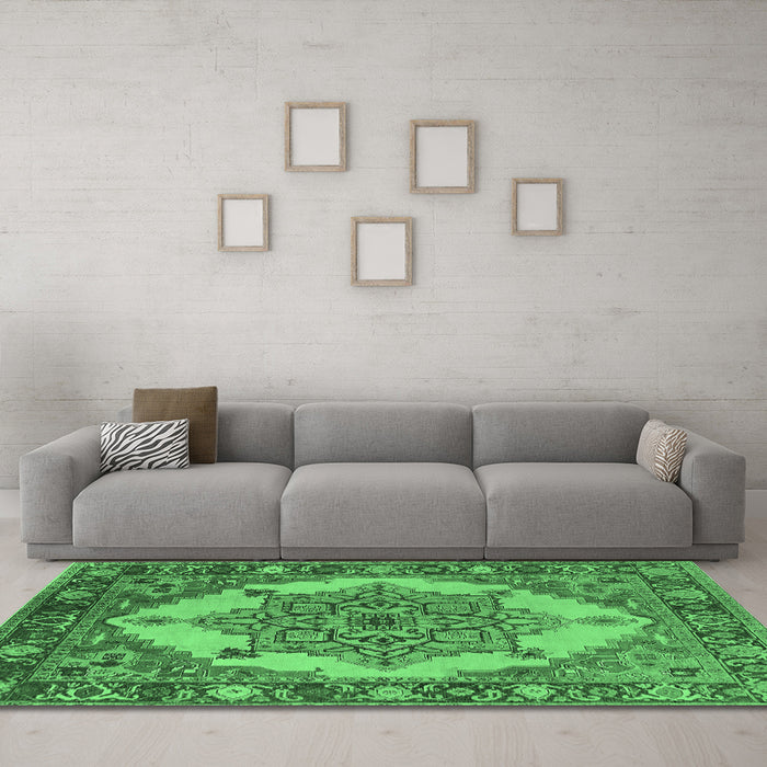 Machine Washable Oriental Emerald Green Industrial Area Rugs in a Living Room,, wshurb557emgrn