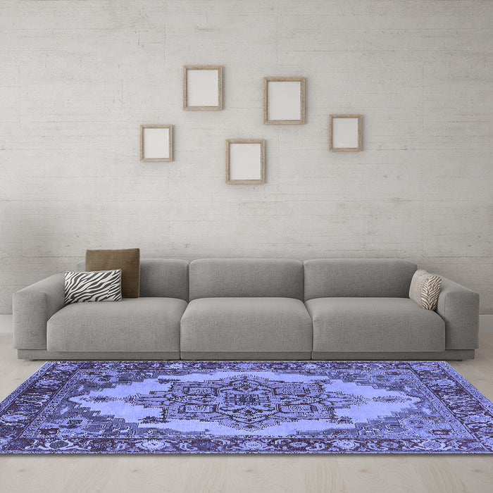 Machine Washable Oriental Blue Industrial Rug in a Living Room, wshurb557blu