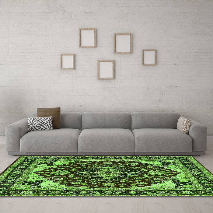 Machine Washable Oriental Green Industrial Area Rugs in a Living Room,, wshurb558grn