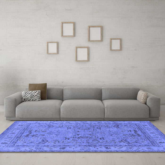 Machine Washable Oriental Blue Industrial Rug in a Living Room, wshurb559blu