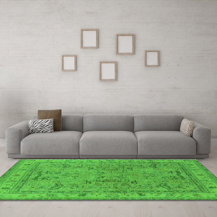 Machine Washable Oriental Green Industrial Area Rugs in a Living Room,, wshurb559grn