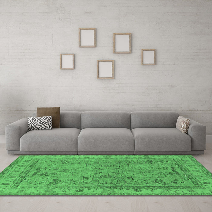 Machine Washable Oriental Emerald Green Industrial Area Rugs in a Living Room,, wshurb559emgrn