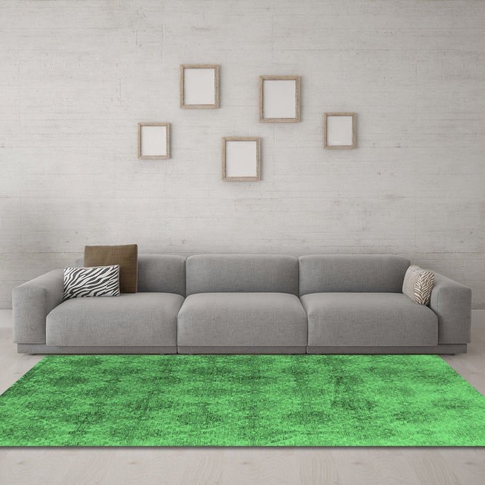Machine Washable Oriental Emerald Green Industrial Area Rugs in a Living Room,, wshurb560emgrn