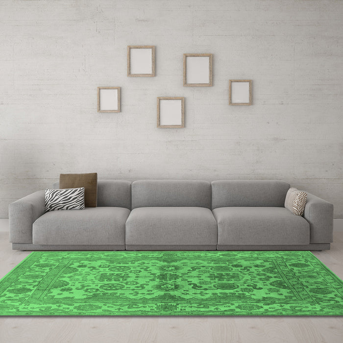 Machine Washable Oriental Emerald Green Industrial Area Rugs in a Living Room,, wshurb562emgrn