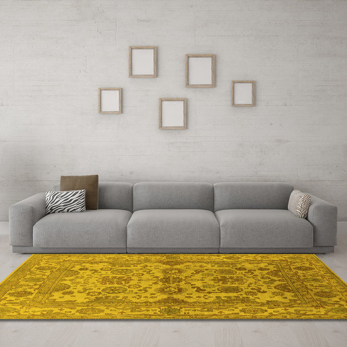 Machine Washable Oriental Yellow Industrial Rug in a Living Room, wshurb562yw