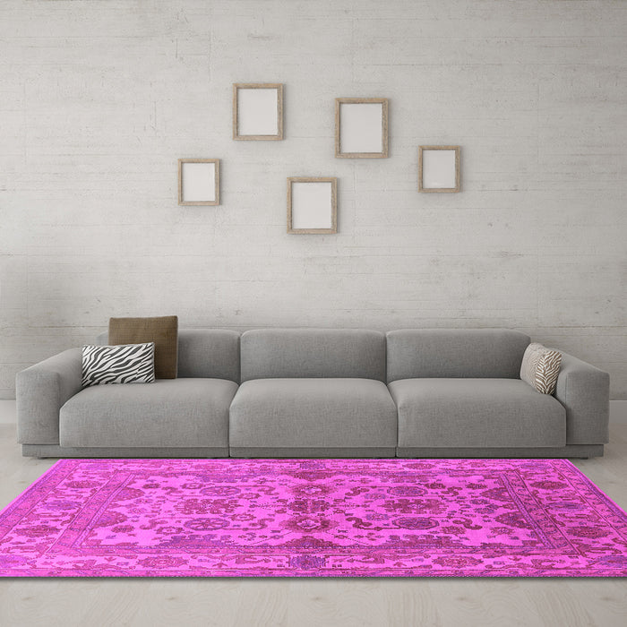 Machine Washable Oriental Pink Industrial Rug in a Living Room, wshurb562pnk