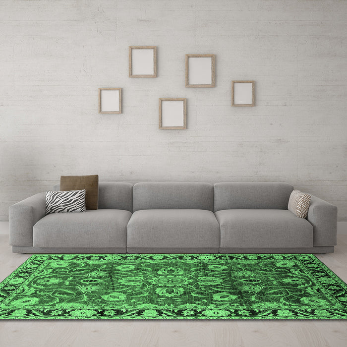 Machine Washable Oriental Emerald Green Industrial Area Rugs in a Living Room,, wshurb565emgrn