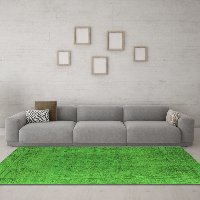 Machine Washable Oriental Green Industrial Area Rugs in a Living Room,, wshurb567grn