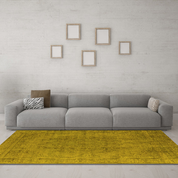 Machine Washable Oriental Yellow Industrial Rug in a Living Room, wshurb567yw