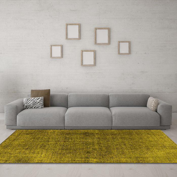 Machine Washable Oriental Yellow Industrial Rug in a Living Room, wshurb569yw