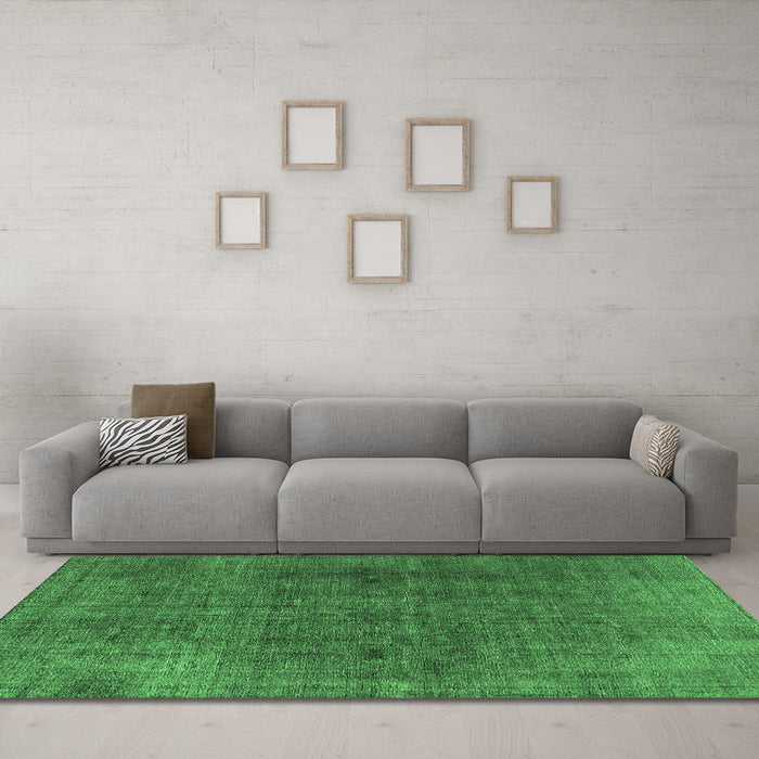 Machine Washable Oriental Emerald Green Industrial Area Rugs in a Living Room,, wshurb569emgrn