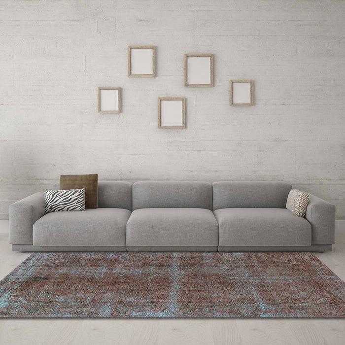 Machine Washable Oriental Light Blue Industrial Rug in a Living Room, wshurb570lblu
