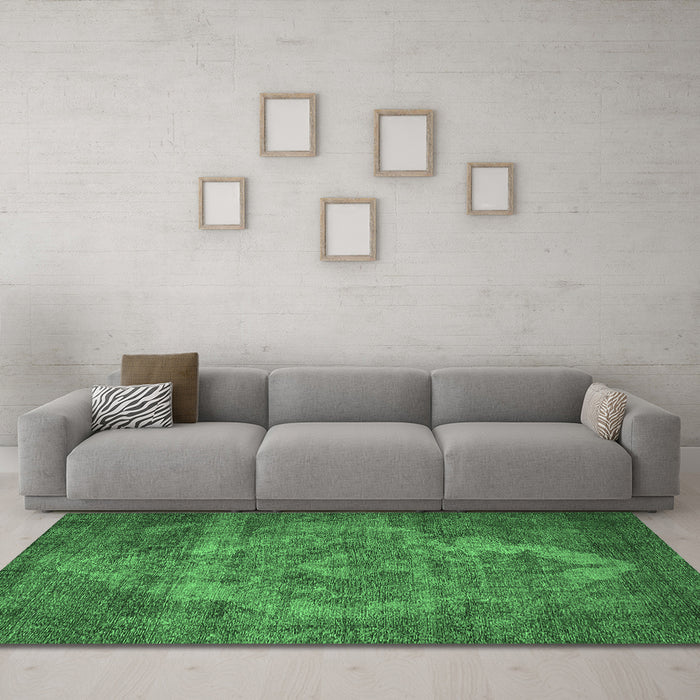 Machine Washable Oriental Emerald Green Industrial Area Rugs in a Living Room,, wshurb571emgrn