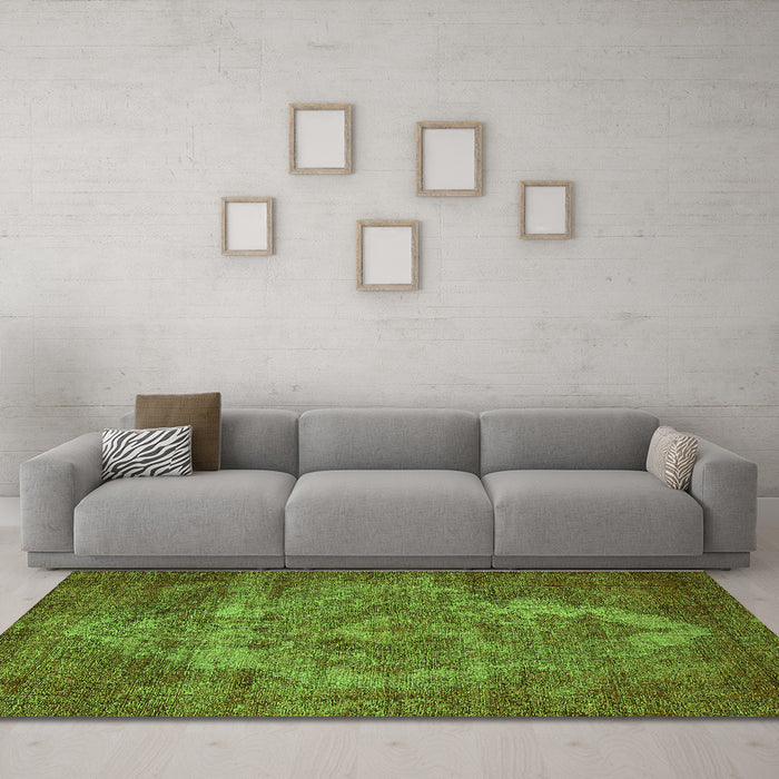 Machine Washable Oriental Green Industrial Area Rugs in a Living Room,, wshurb571grn