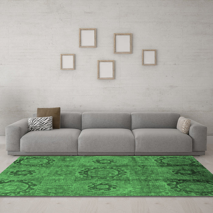 Machine Washable Oriental Emerald Green Industrial Area Rugs in a Living Room,, wshurb574emgrn