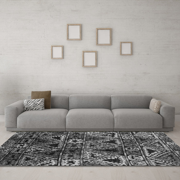 Machine Washable Oriental Gray Industrial Rug in a Living Room,, wshurb576gry