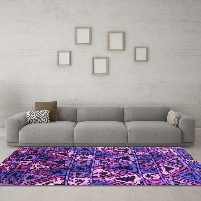 Machine Washable Oriental Purple Industrial Area Rugs in a Living Room, wshurb576pur
