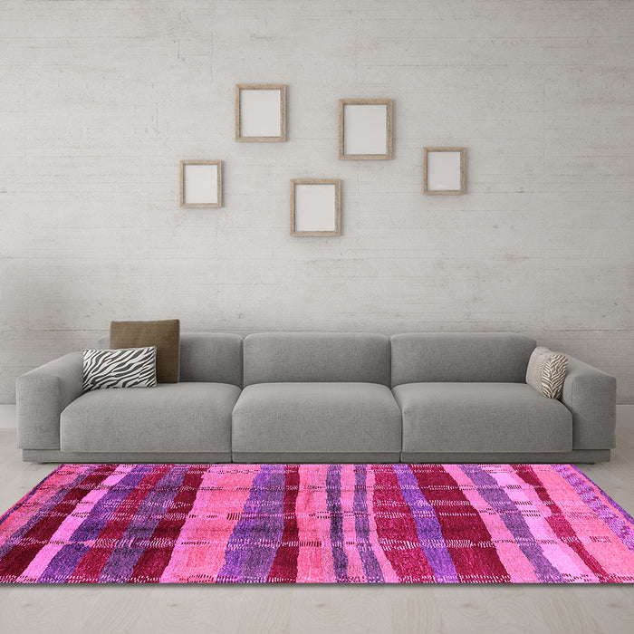 Machine Washable Oriental Pink Industrial Rug in a Living Room, wshurb577pnk