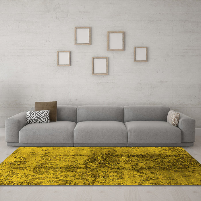 Machine Washable Oriental Yellow Industrial Rug in a Living Room, wshurb578yw