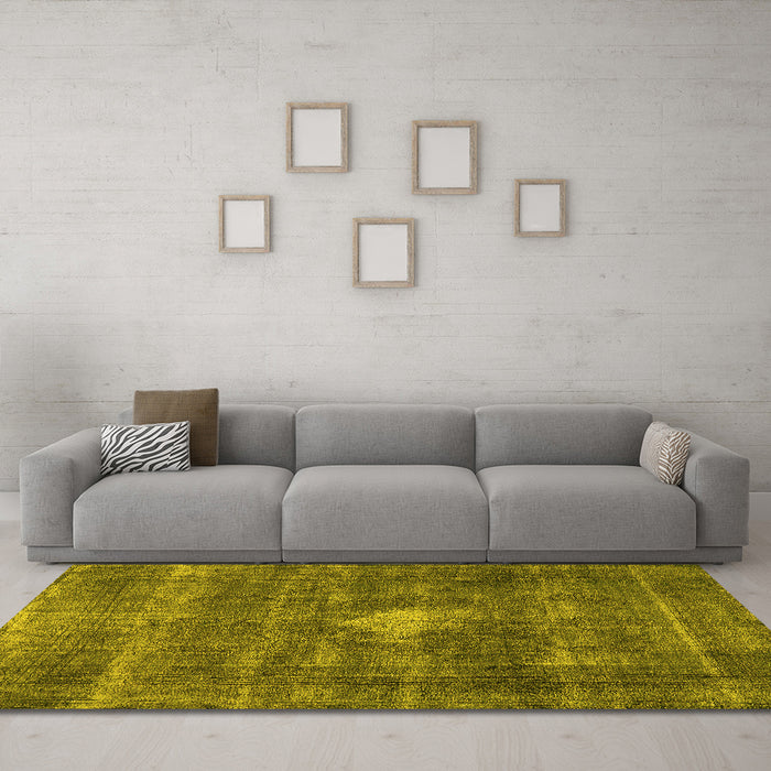 Machine Washable Oriental Yellow Industrial Rug in a Living Room, wshurb579yw