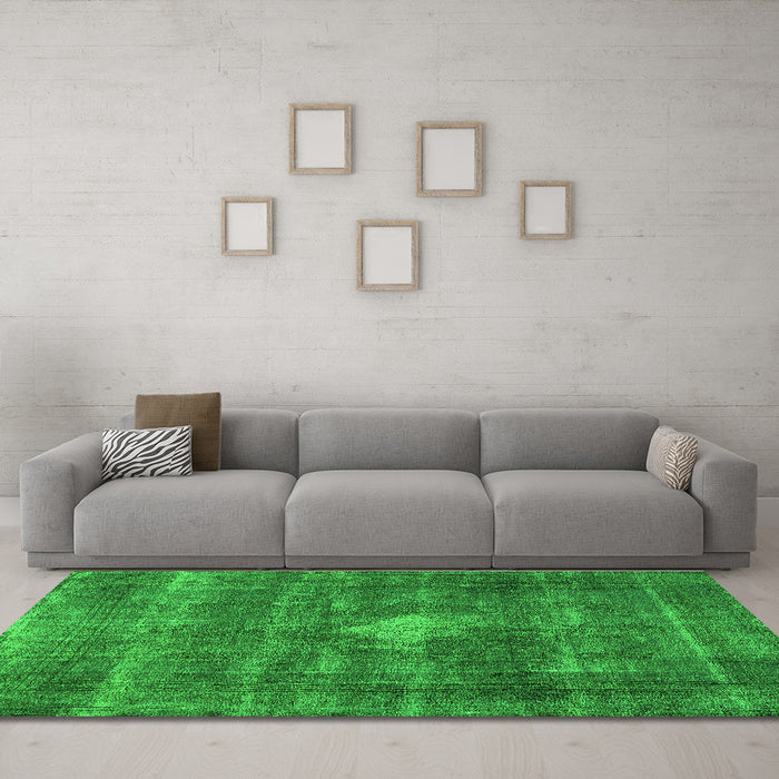 Machine Washable Oriental Green Industrial Area Rugs in a Living Room,, wshurb579grn