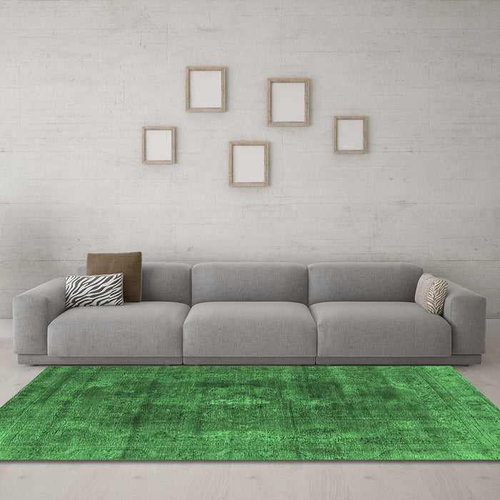 Machine Washable Oriental Emerald Green Industrial Area Rugs in a Living Room,, wshurb580emgrn