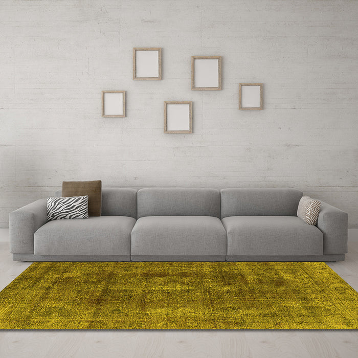 Machine Washable Oriental Yellow Industrial Rug in a Living Room, wshurb580yw
