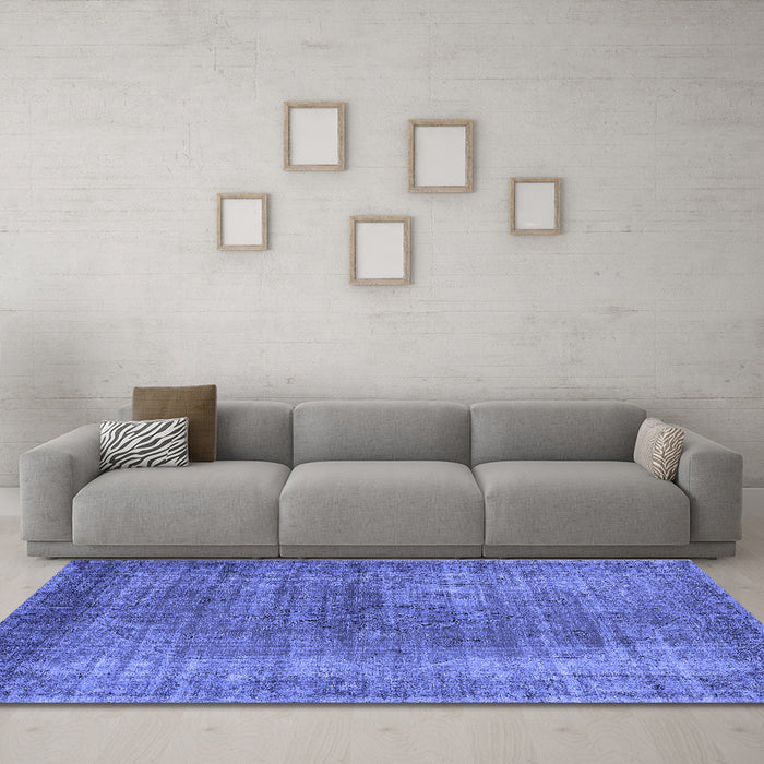 Machine Washable Oriental Blue Industrial Rug in a Living Room, wshurb581blu