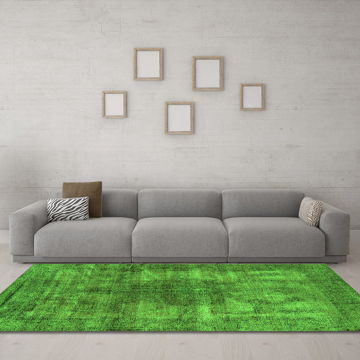 Machine Washable Oriental Green Industrial Area Rugs in a Living Room,, wshurb582grn