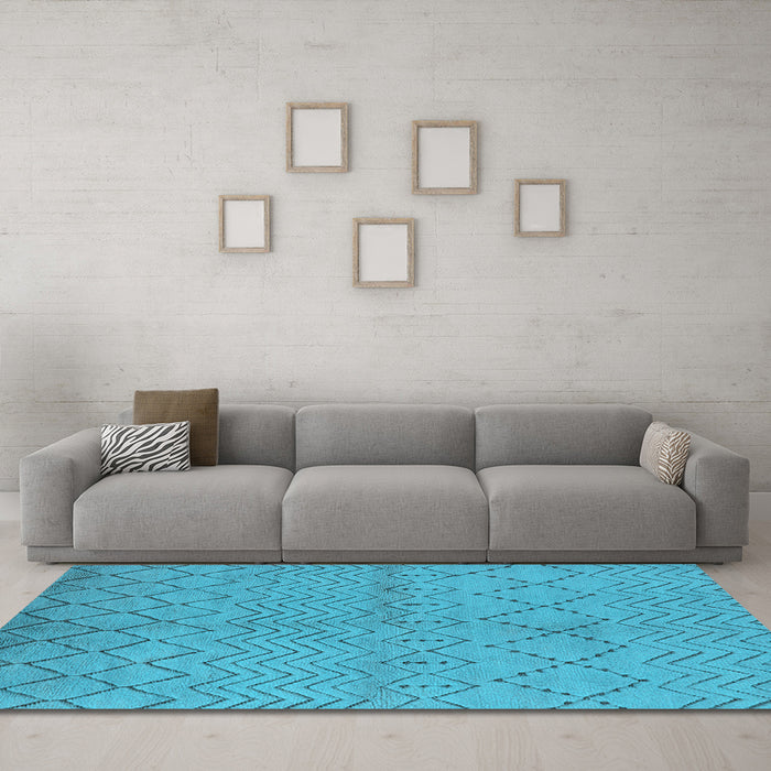 Machine Washable Oriental Light Blue Industrial Rug in a Living Room, wshurb588lblu