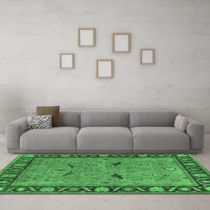 Machine Washable Oriental Emerald Green Industrial Area Rugs in a Living Room,, wshurb590emgrn