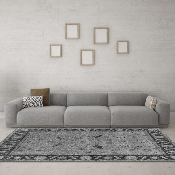 Machine Washable Oriental Gray Industrial Rug in a Living Room,, wshurb590gry