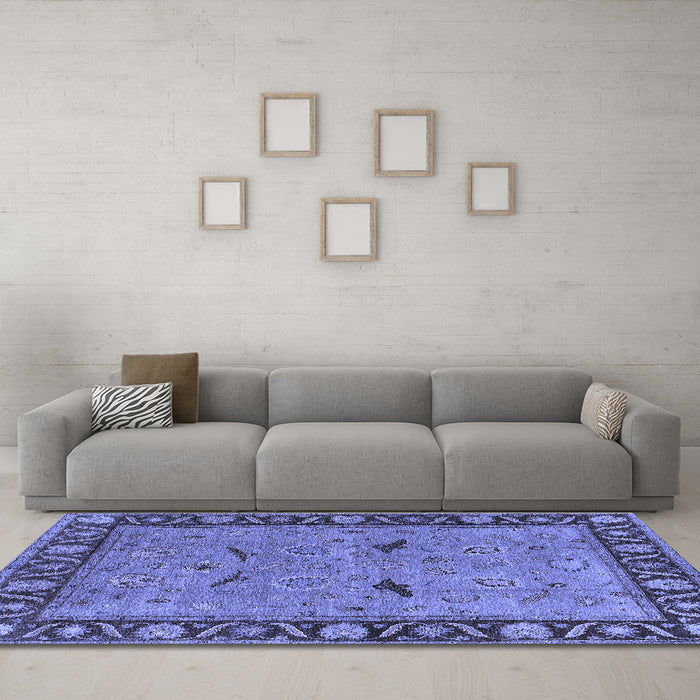 Machine Washable Oriental Blue Industrial Rug in a Living Room, wshurb590blu
