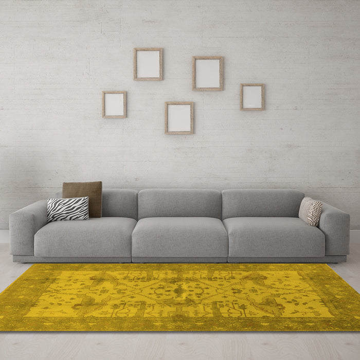 Machine Washable Oriental Yellow Industrial Rug in a Living Room, wshurb593yw