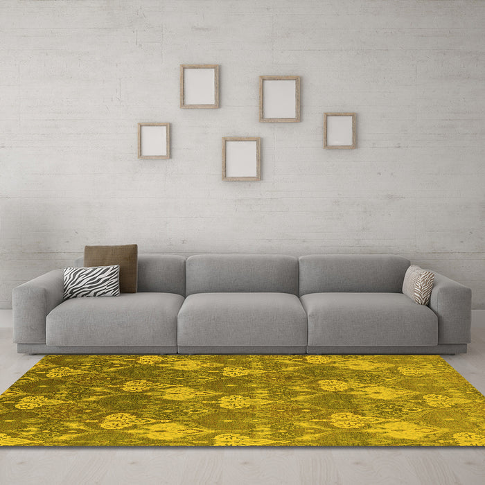 Machine Washable Oriental Yellow Industrial Rug in a Living Room, wshurb599yw