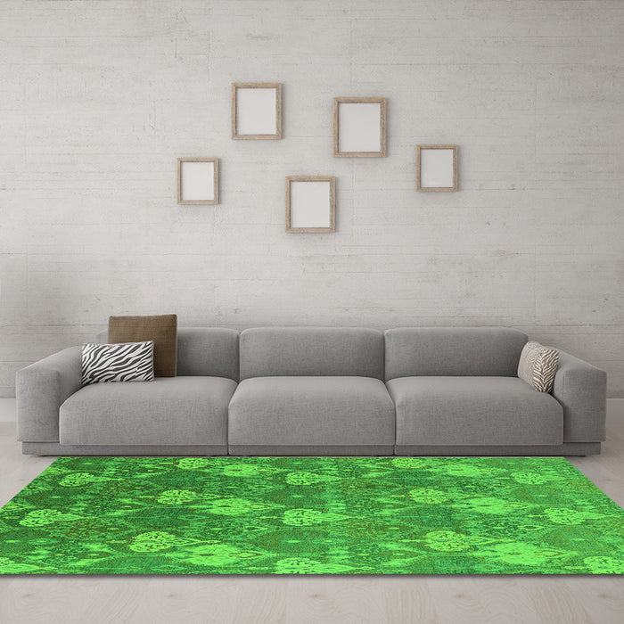 Machine Washable Oriental Green Industrial Area Rugs in a Living Room,, wshurb599grn