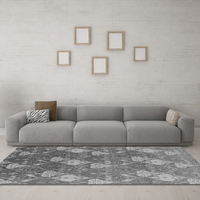 Machine Washable Oriental Gray Industrial Rug in a Living Room,, wshurb599gry