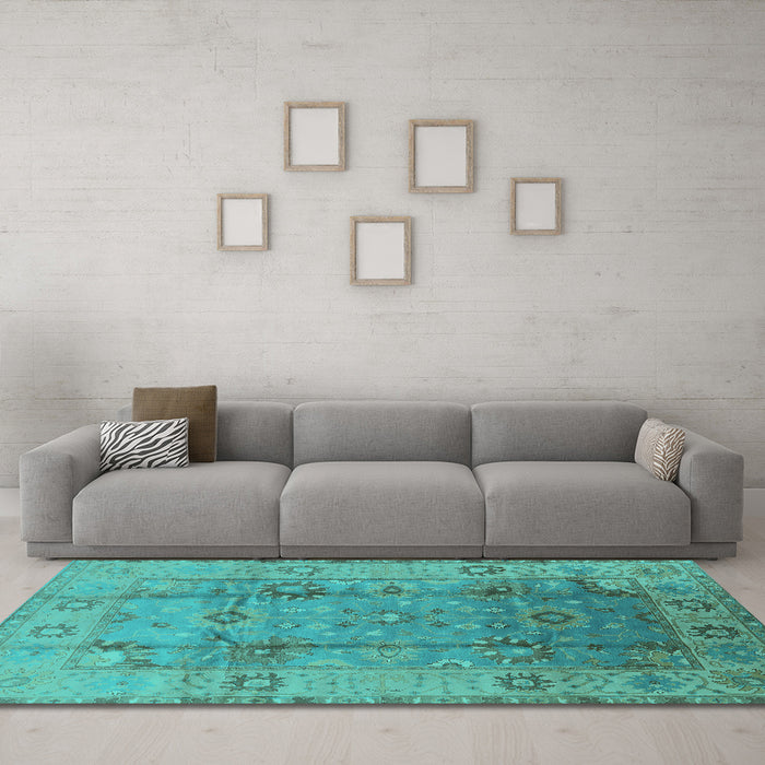 Machine Washable Oriental Turquoise Traditional Area Rugs in a Living Room,, wshurb601turq