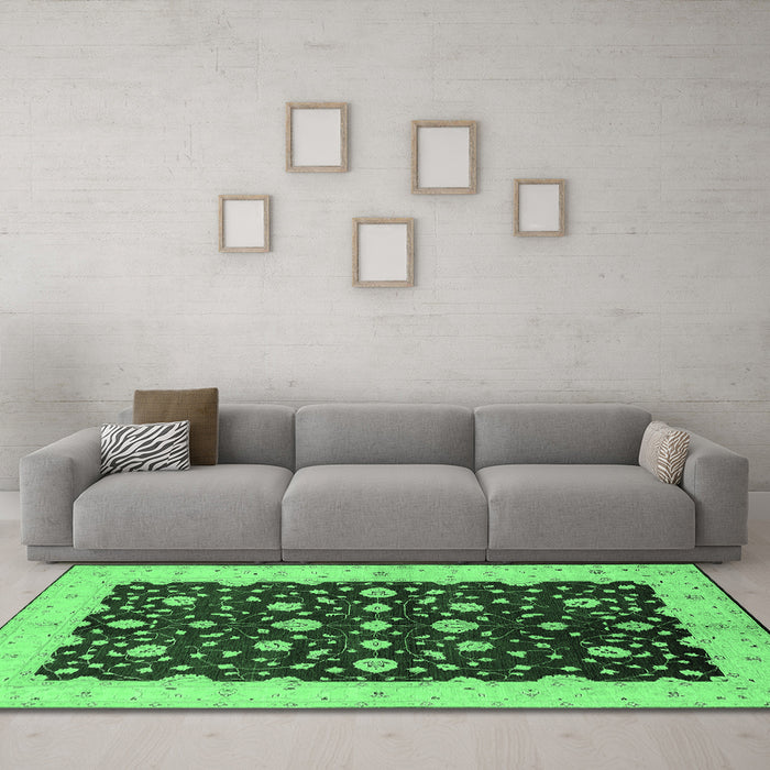 Machine Washable Oriental Emerald Green Traditional Area Rugs in a Living Room,, wshurb606emgrn