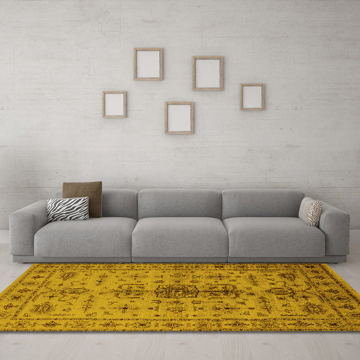 Machine Washable Oriental Yellow Traditional Rug in a Living Room, wshurb607yw