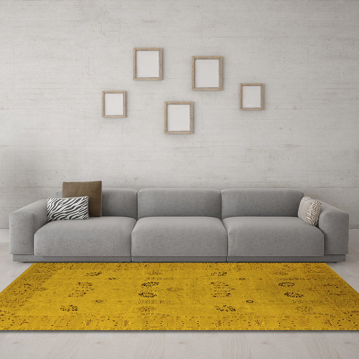 Machine Washable Oriental Yellow Traditional Rug in a Living Room, wshurb610yw