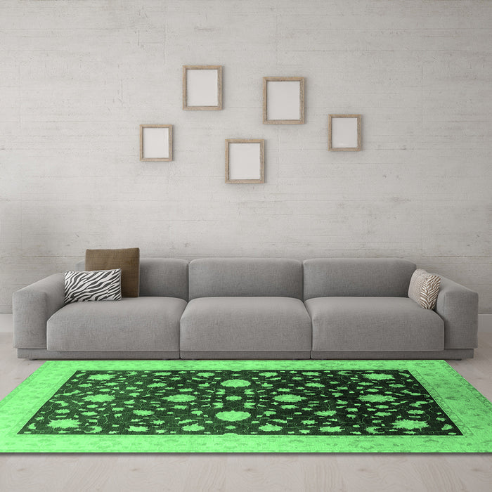 Machine Washable Oriental Emerald Green Traditional Area Rugs in a Living Room,, wshurb611emgrn