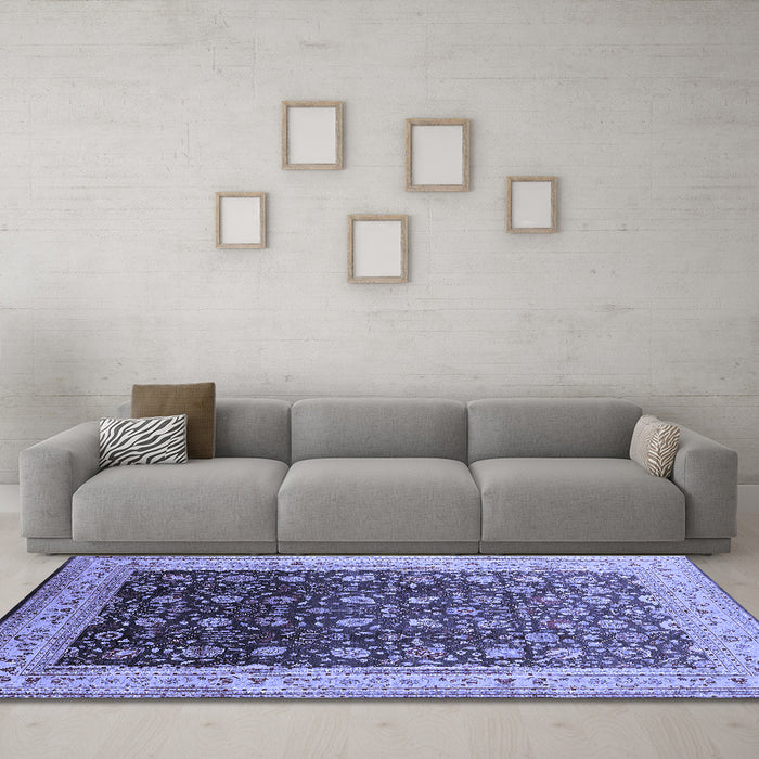 Machine Washable Oriental Blue Traditional Rug in a Living Room, wshurb612blu