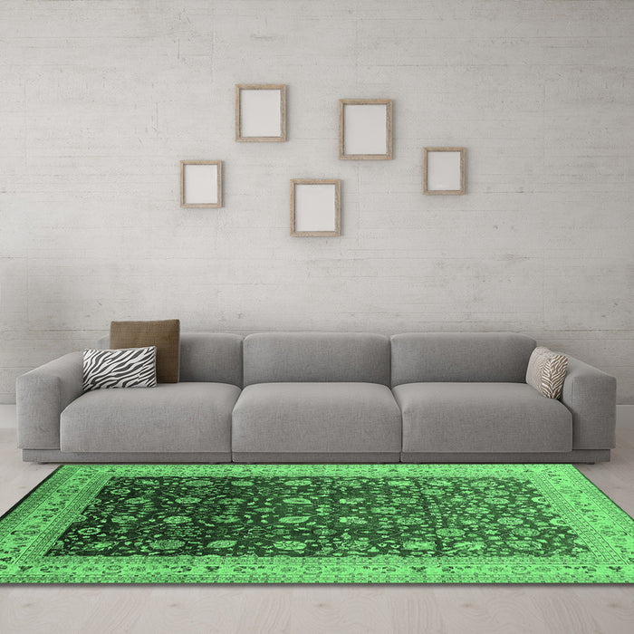 Machine Washable Oriental Emerald Green Traditional Area Rugs in a Living Room,, wshurb612emgrn