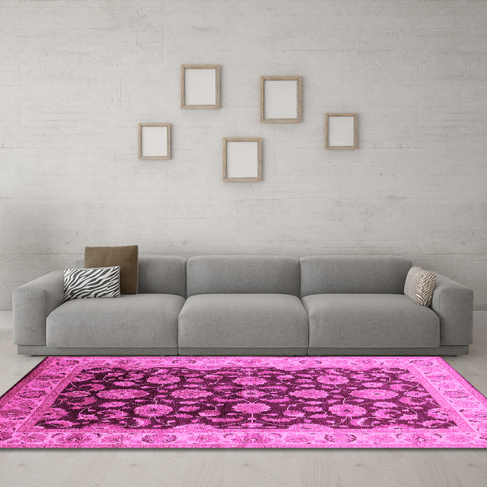 Machine Washable Oriental Pink Traditional Rug in a Living Room, wshurb613pnk