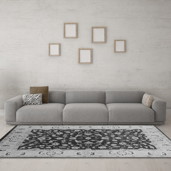 Machine Washable Oriental Gray Traditional Rug in a Living Room,, wshurb614gry