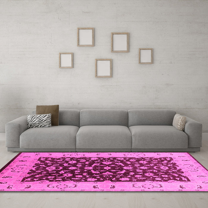 Machine Washable Oriental Pink Traditional Rug in a Living Room, wshurb614pnk