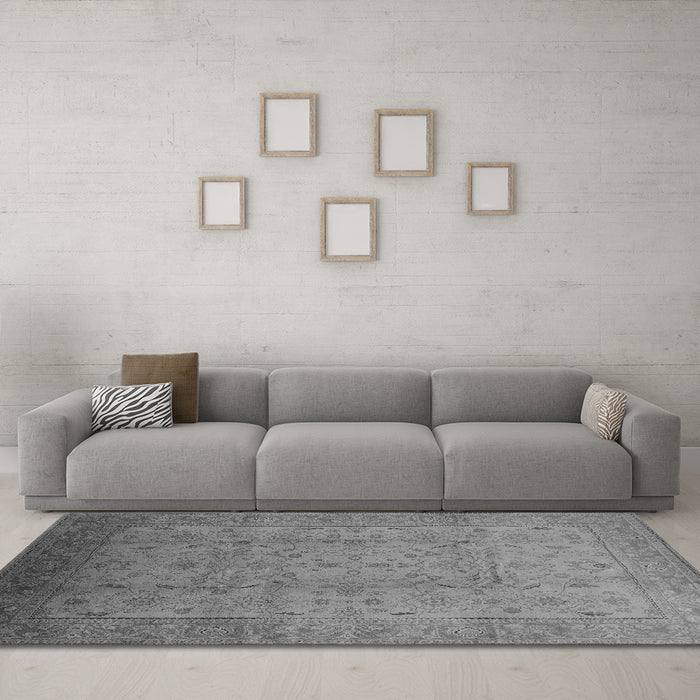 Machine Washable Oriental Gray Traditional Rug in a Living Room,, wshurb615gry