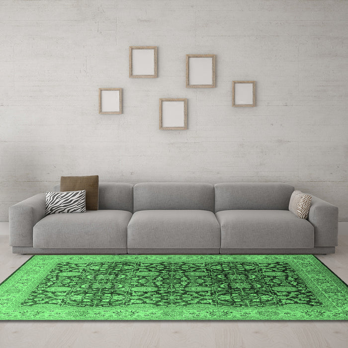 Machine Washable Oriental Emerald Green Traditional Area Rugs in a Living Room,, wshurb616emgrn